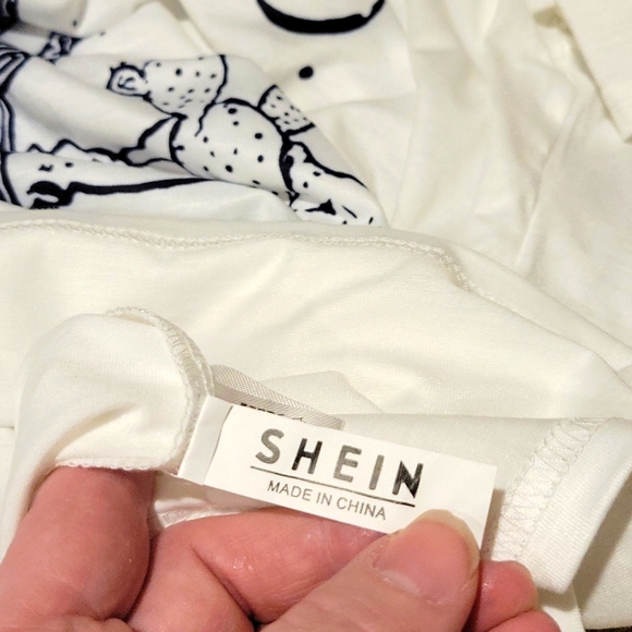 SHEIN   Nearly New  Navy on White Desert Moon Phases tee  OXL - Picture 3 of 4